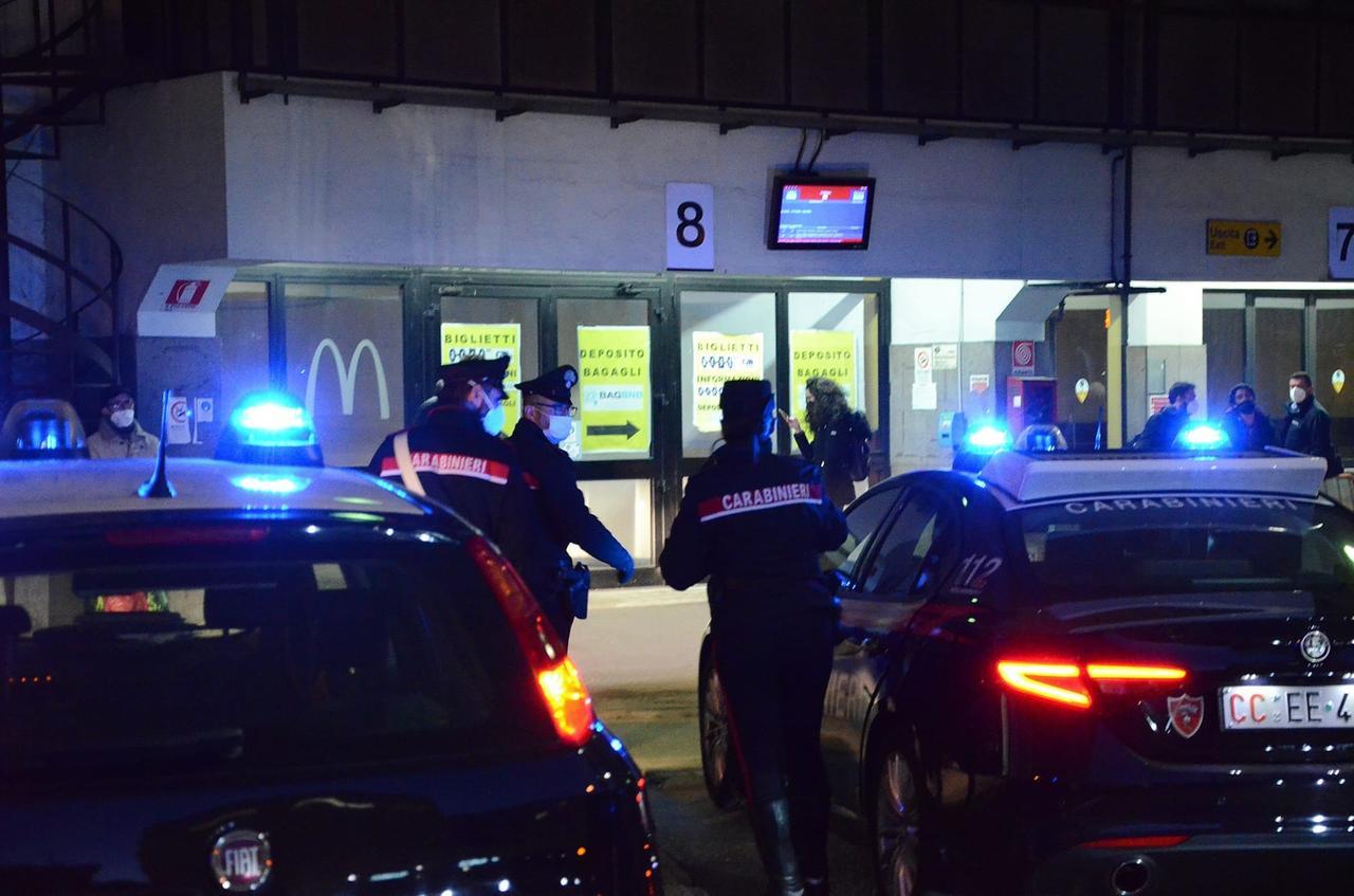 Cagliari, ai domiciliari ma in giro al centro commerciale: arrestato