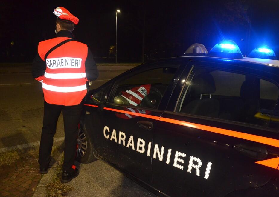 Tre adolescenti sorpresi a girare a Modena a bordo di una macchina rubata
