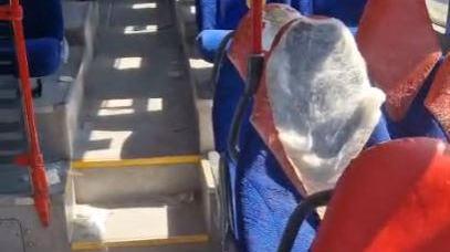 Uno degli autobus danneggiati a Castiglione