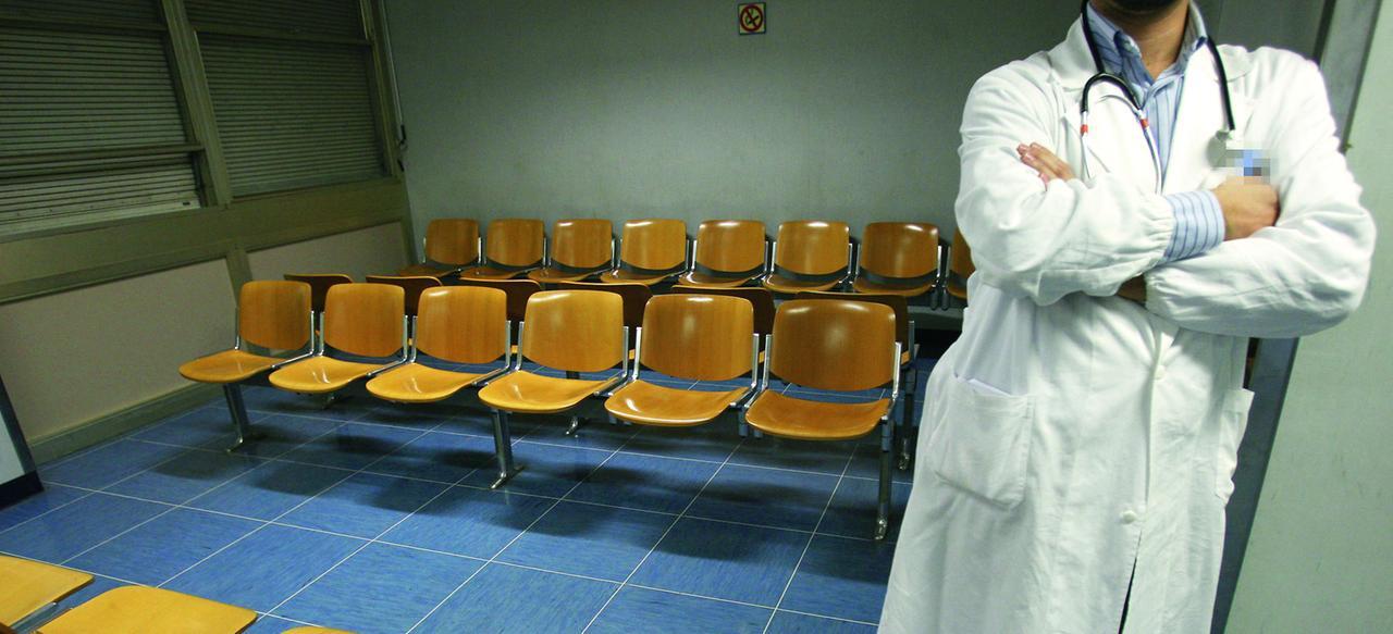 Mancano 320 medici di base: nell’isola scoppia l’emergenza