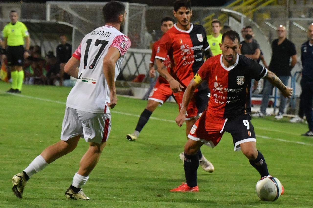 Torres, il debutto col botto fa felice mister Alfonso Greco