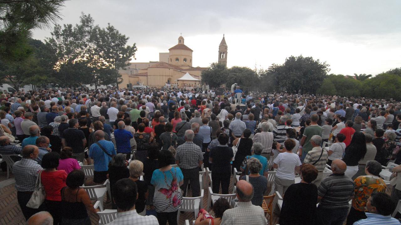 .
oristano - Folla di fedeli alla recente festa della Madonna del Rimedio.
