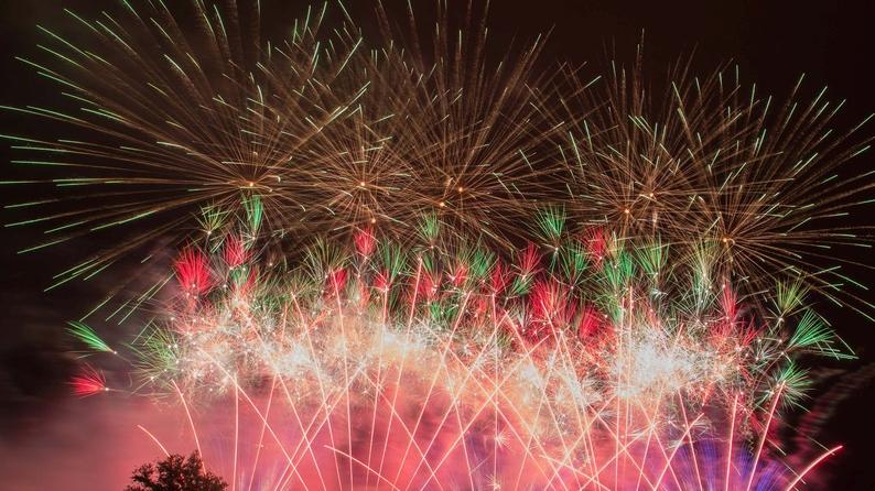 Guidetti e fuochi danzanti alla Festa dell’Unità Dalle 20.30 il dibattito con Carlo Calenda