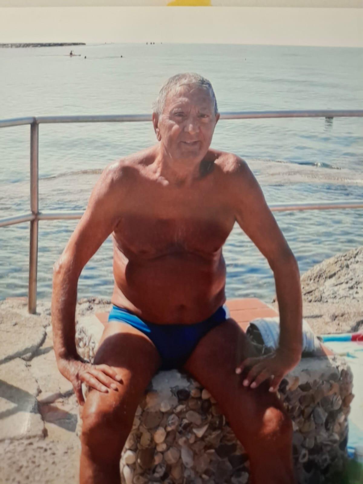 Addio a Nedo Marzini, simbolo del "Gabbiano": «Era il decano del mare d’inverno a Livorno»<br>
