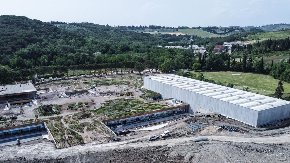 Nella foto lo stabilimento che Fendi ha recentemente aperto a Bagno a Ripoli