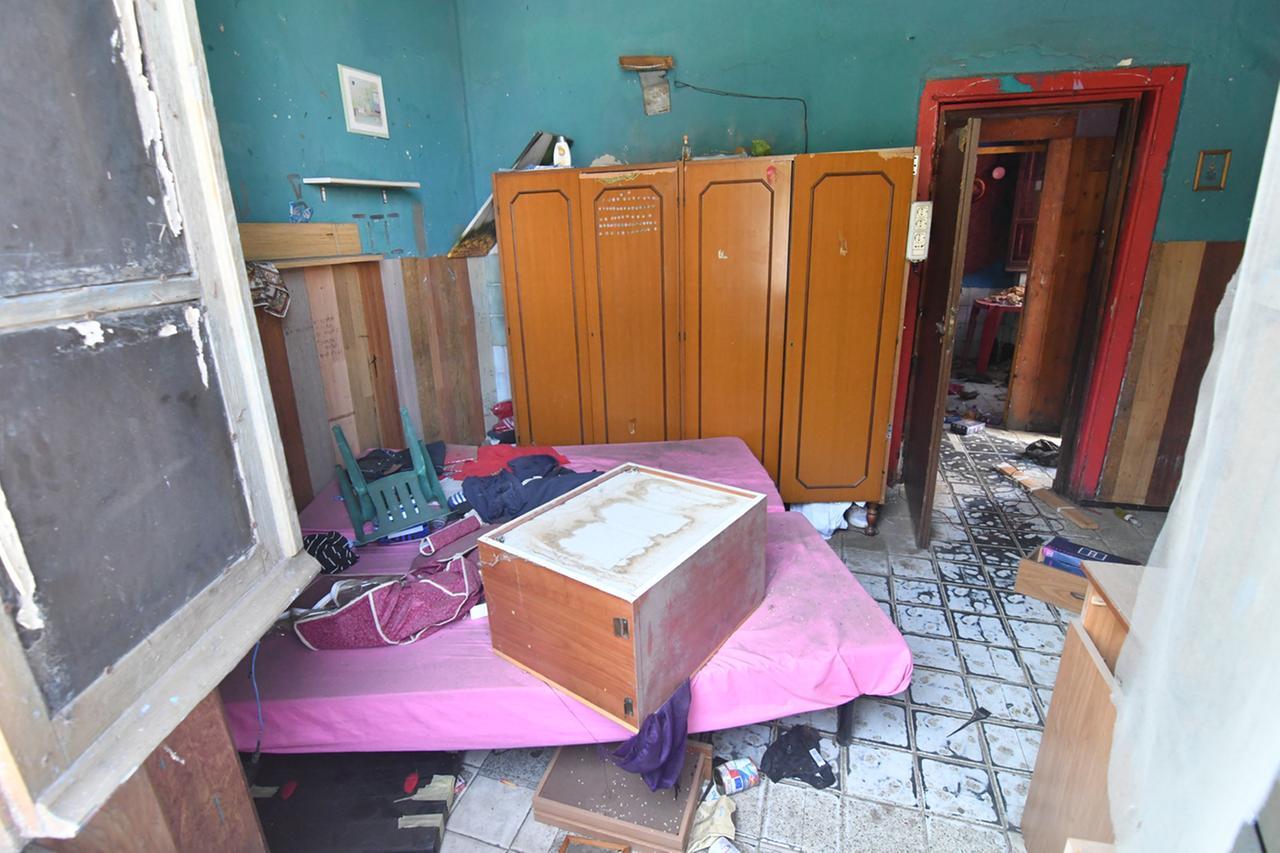 L’ex mattatoio di Oristano ridotto in discarica: dopo l’incendio è calato il silenzio