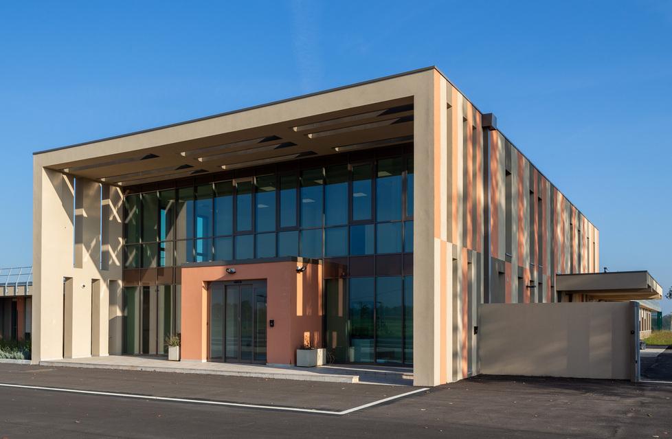 Follia alla Rems: un paziente aggredisce un medico e i carabinieri