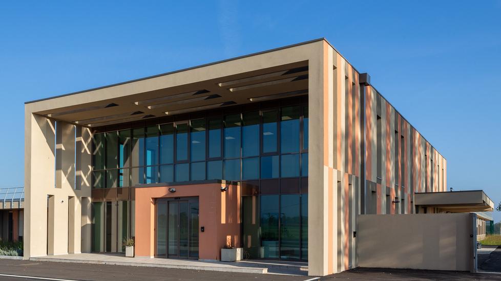 Follia alla Rems: un paziente aggredisce un medico e i carabinieri