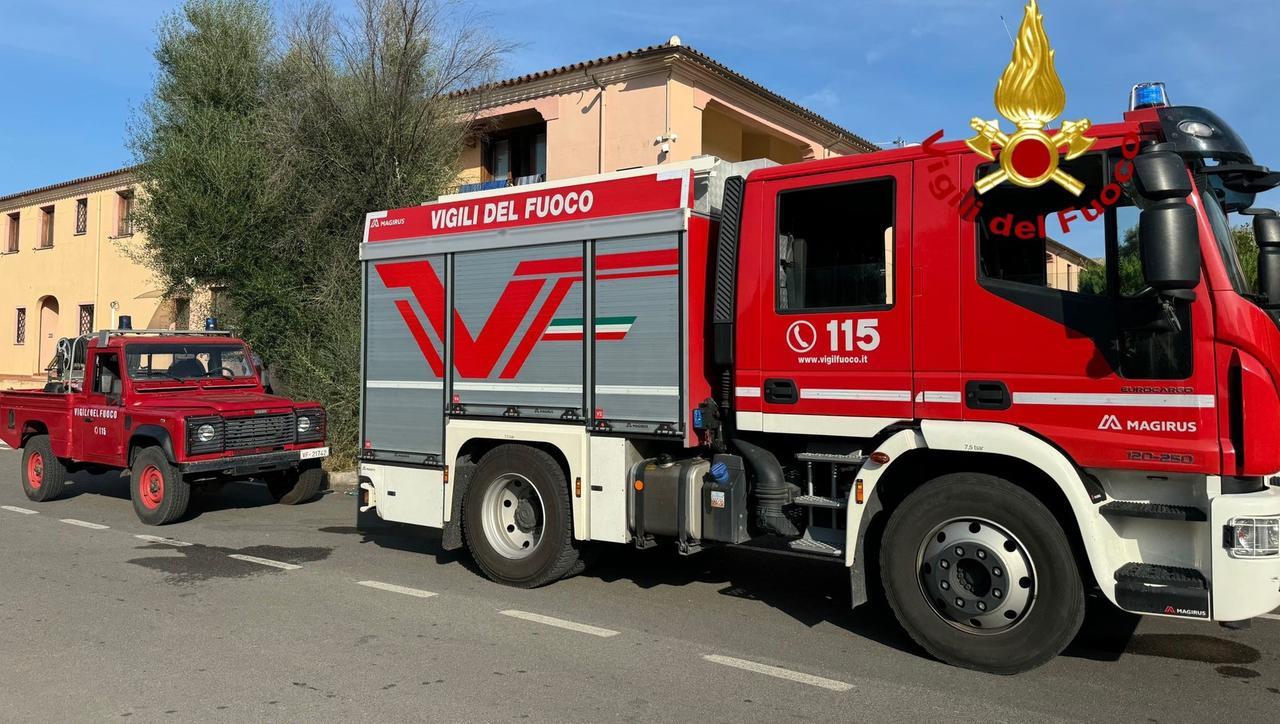 Incendio in un appartamento a San Teodoro, in salvo un 61enne