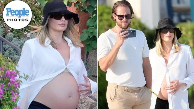 Margot Robbie in Sardegna, prima foto col pancione