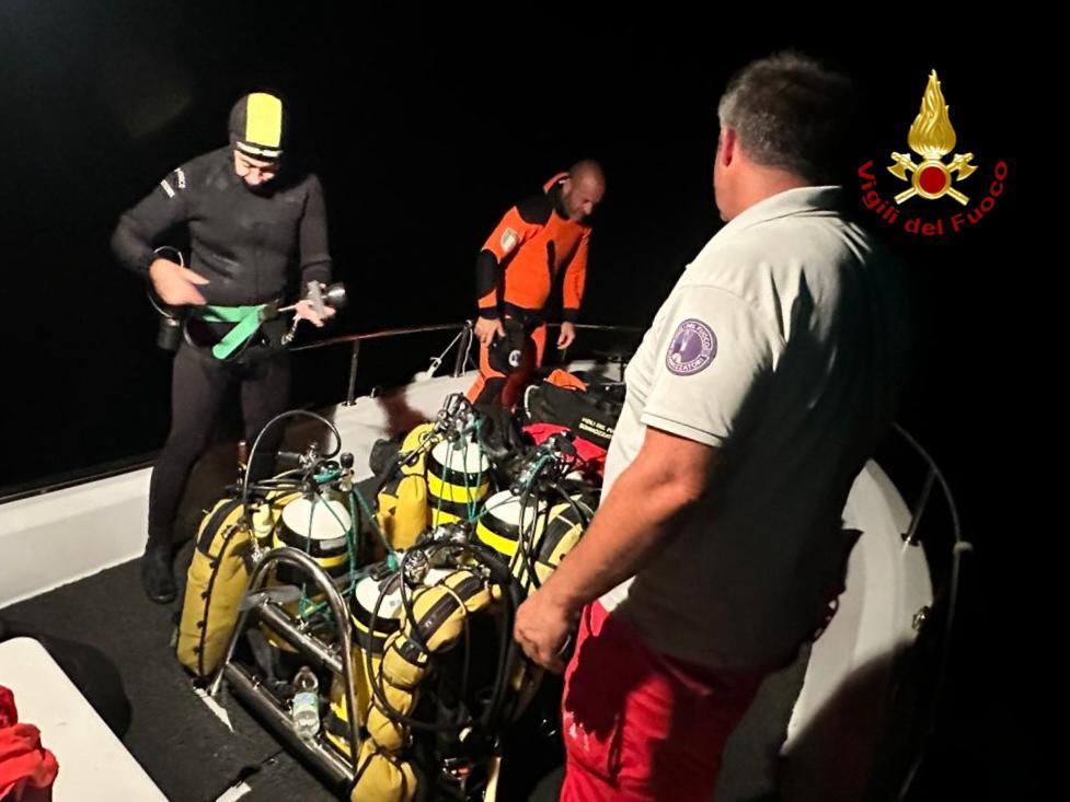 Giannutri: l'intervento dei sommozzatori