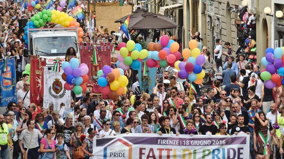 Una delle precedenti edizioni del Toscana Pride (archivio)