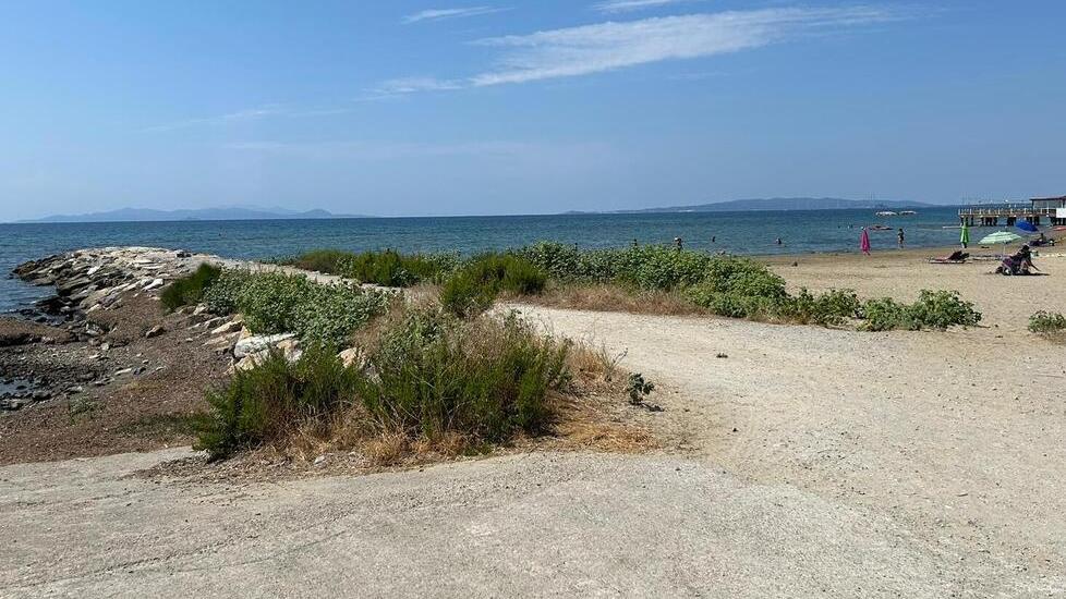 Il tratto del litorale in città dove martedì è avvenuto il furto (foto Giorgio)