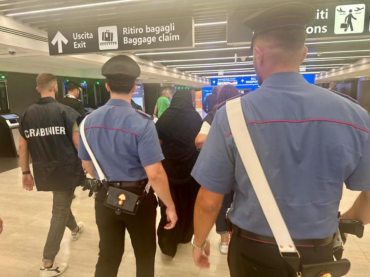 
	La donna al suo arrivo a Fiumicino

