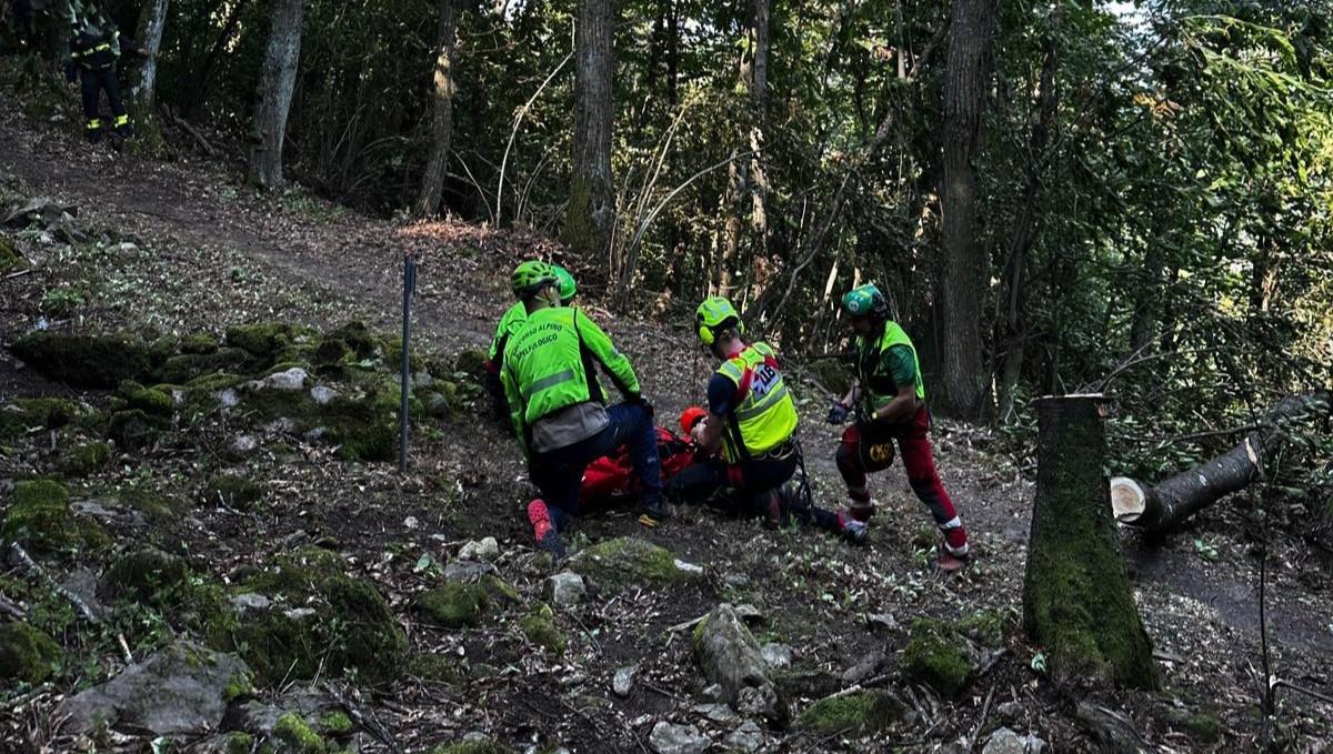 Montese, precipita per 40 metri mentre percorre un sentiero