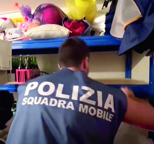 Ferrara, hashish e anfetamine in casa: denunciato un 30enne