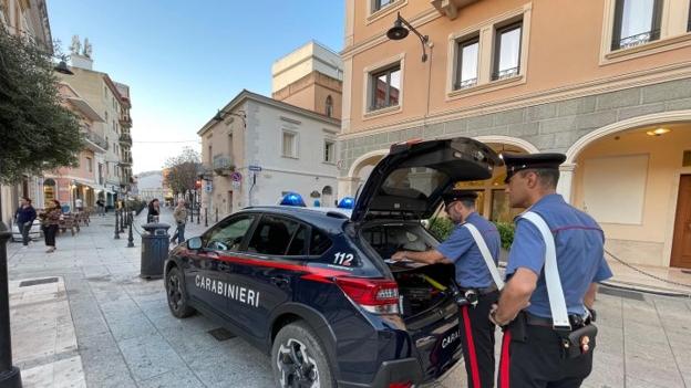 Un servizio di controllo dei carabinieri nel centro di Olbia 
