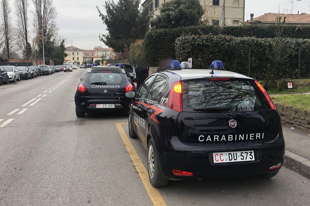 
	Pattuglie dei carabinieri (foto d'archivio)

