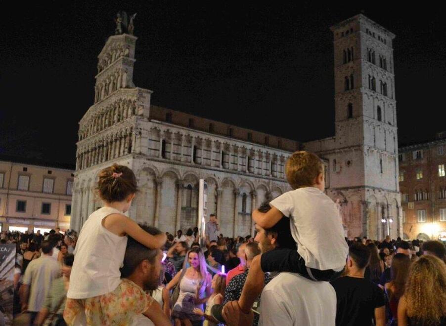 Notte bianca, musica fino alle 2, attese alla festa 60mila persone<br>
