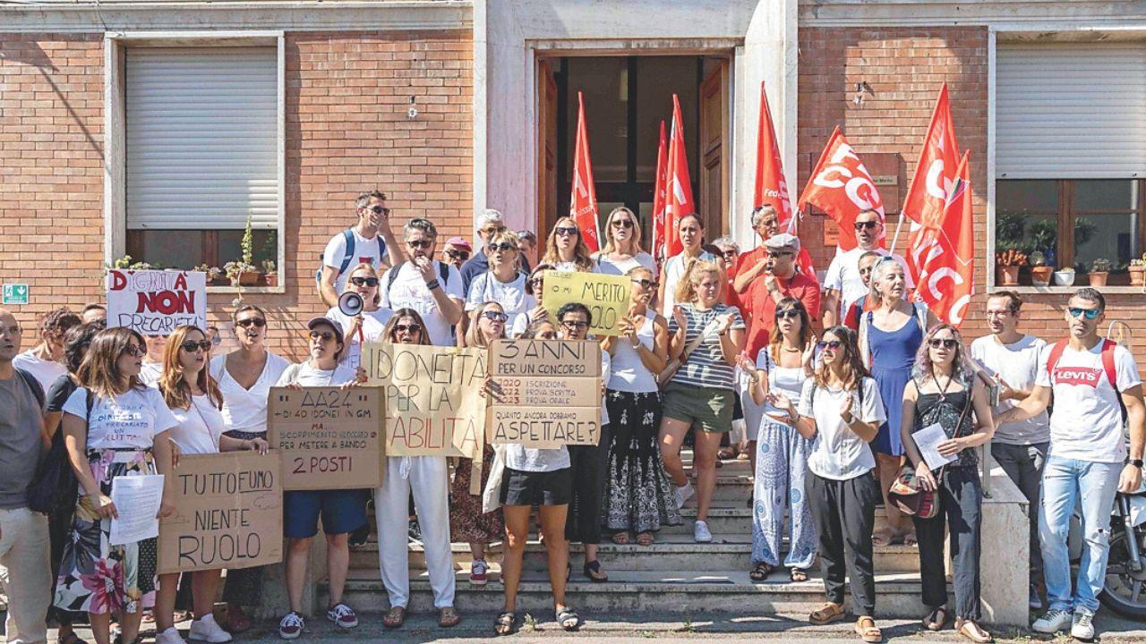 Il flash mob dei docenti a Firenze