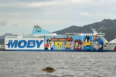 C’è una falla: la Moby partita da Genova per la Corsica rientra in porto