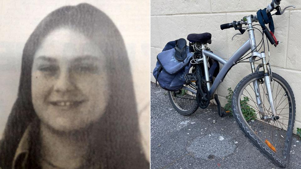 Una bella foto da giovane di Lucia Battaglini e la bicicletta danneggiata (foto Franco Silvi)