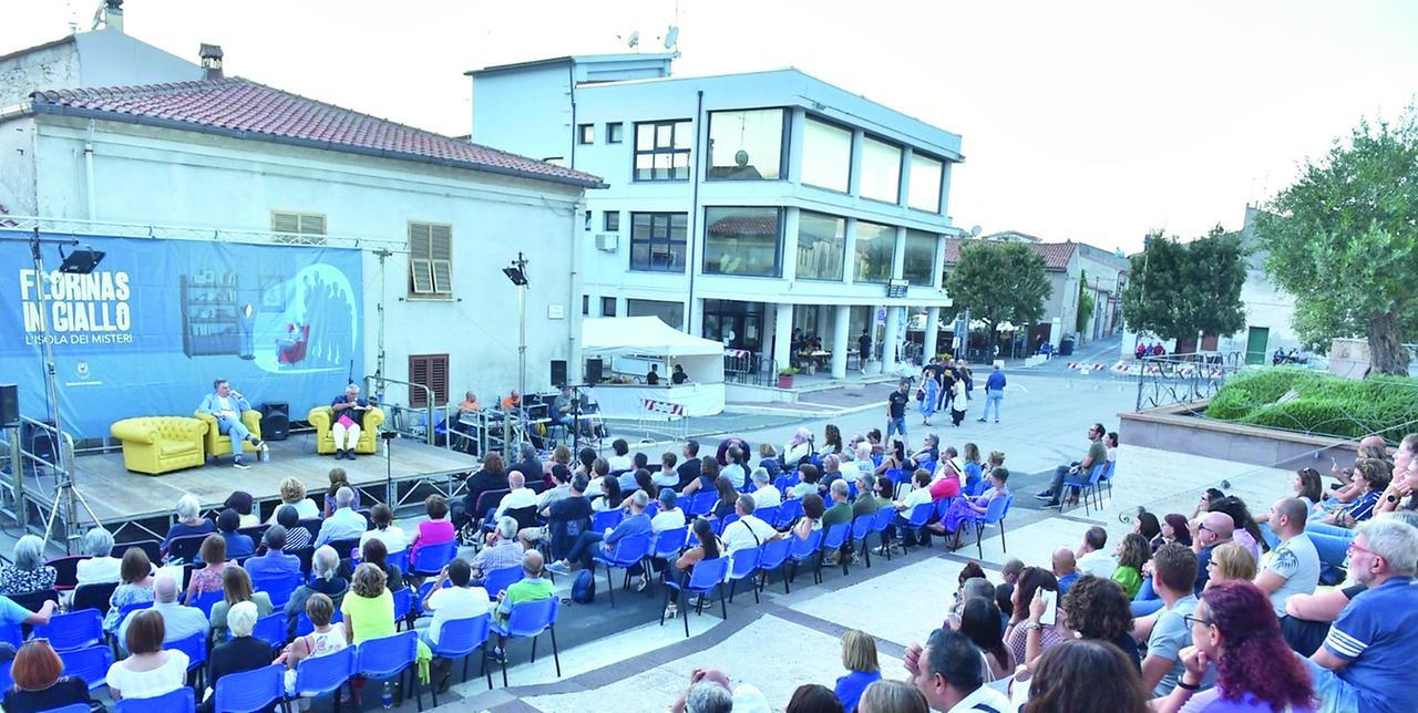 Florinas in Giallo, sul palco Cinzia Bomoll: una serie tv per l’ispettrice Nives Bonora
