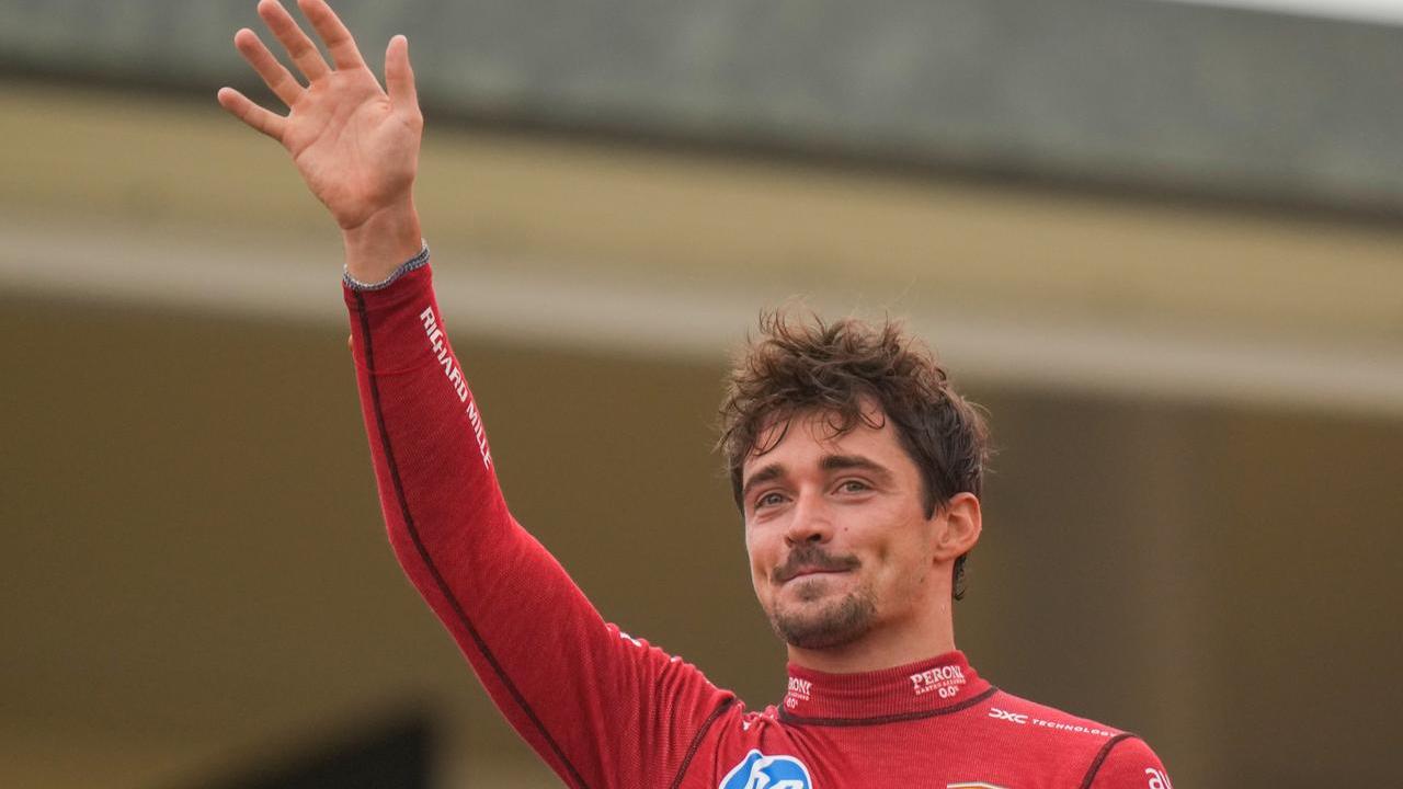 F1, incredibile Ferrari: Leclerc vince a Monza. La strategia vincente e il delirio dei 100mila