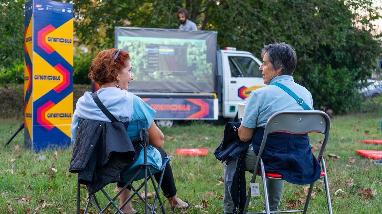 Portate le sedie da casa: in città ritorna il Cinemobile