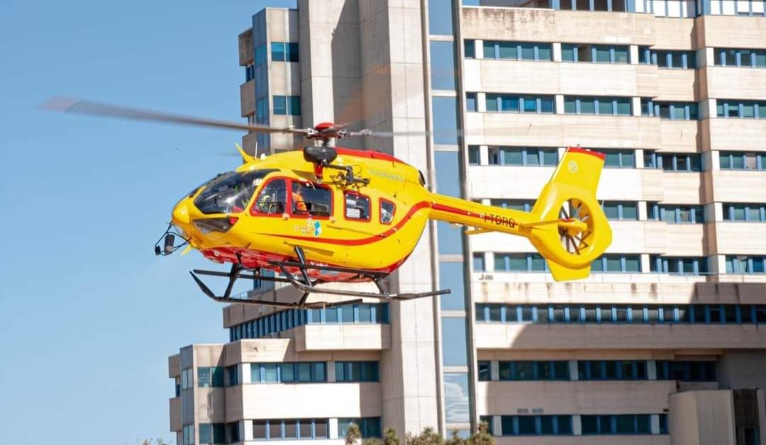 Arbus, si tuffa e batte la testa su uno scoglio: ferito un 38enne