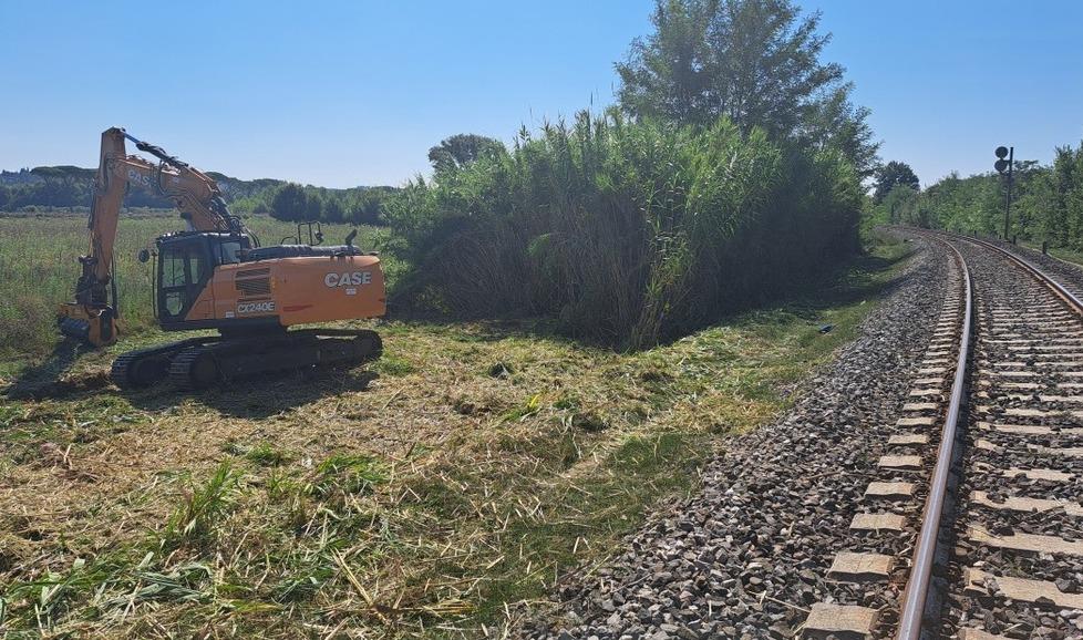 
	Con lo stop alla circolazione dei treni, &egrave; stata eseguita la bonifica per l&rsquo;inizio dei lavori&nbsp;&nbsp;

