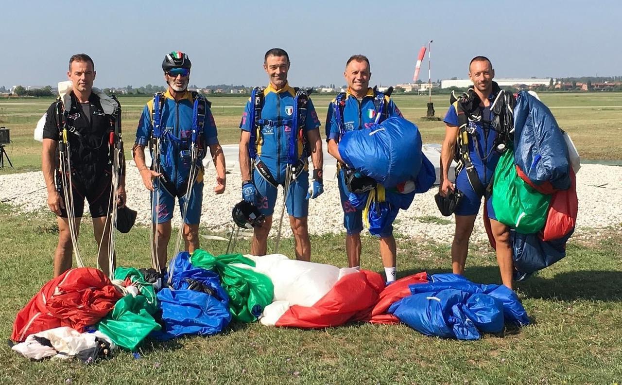 L’avventura della Bluesky ai campionati del mondo di paracadutismo