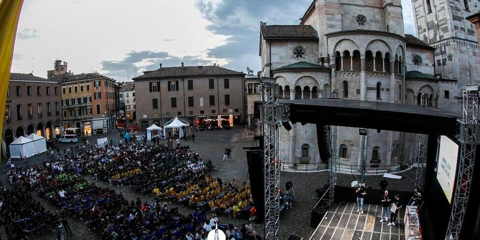 Fipav Modena, la festa del volley in piazza Grande salta e si crea un nuovo caso