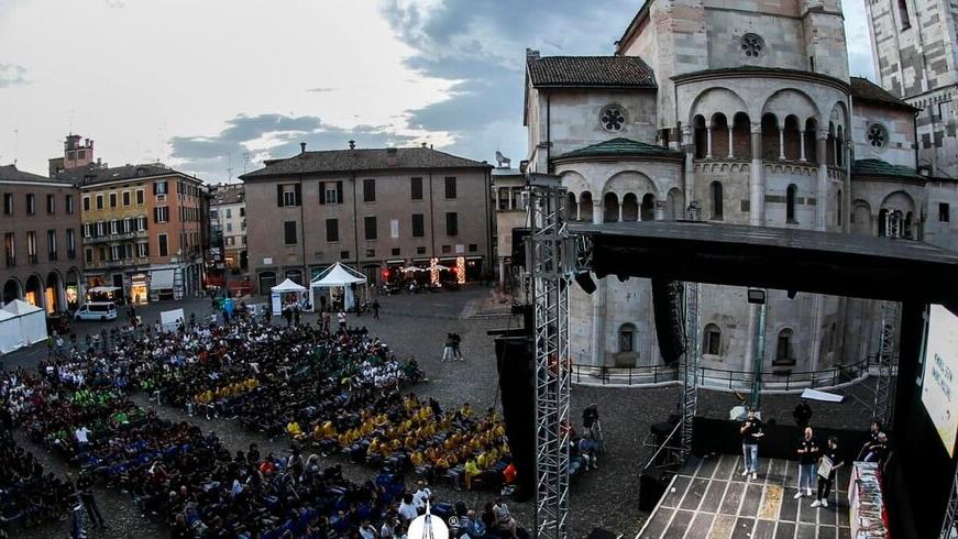 Fipav Modena, la festa del volley in piazza Grande salta e si crea un nuovo caso