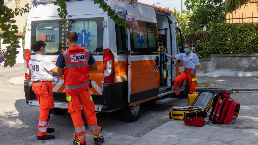 Sanità in crisi a Modena: una notte con 6 ambulanze per mezza provincia