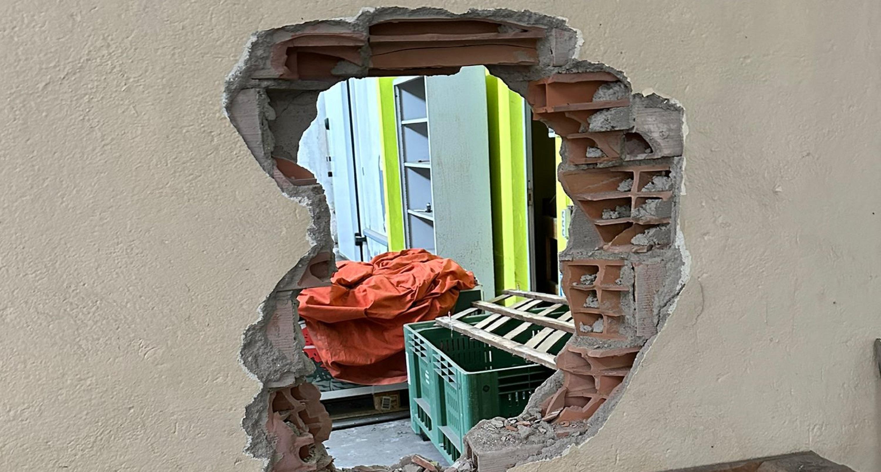 Il buco nella parete