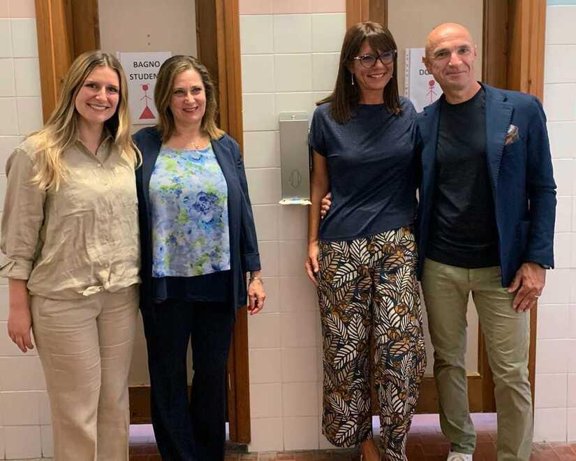 Assorbenti gratis a scuola, c’è chi dice no: «Attenti alla deriva femminista»