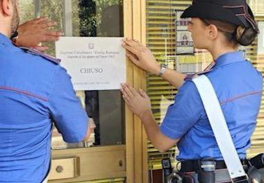 Albergo chiuso a Savignano dopo la violenza su una donna: «Troppi pericoli»