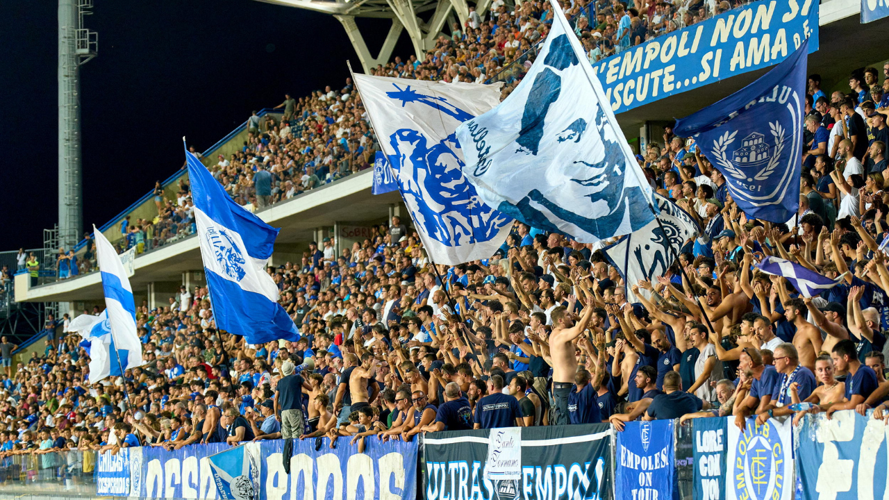 Il popolo azzurro al Castellani durante la partita casalinga contro il Monza, la prima della stagione (Foto Juri Autovino)