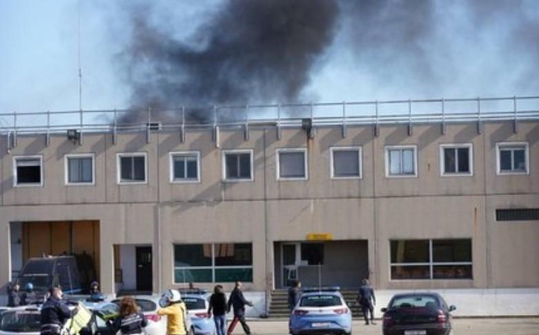 Rivolta in carcere a Modena, il giudice dice no all’archiviazione sulle presunte torture