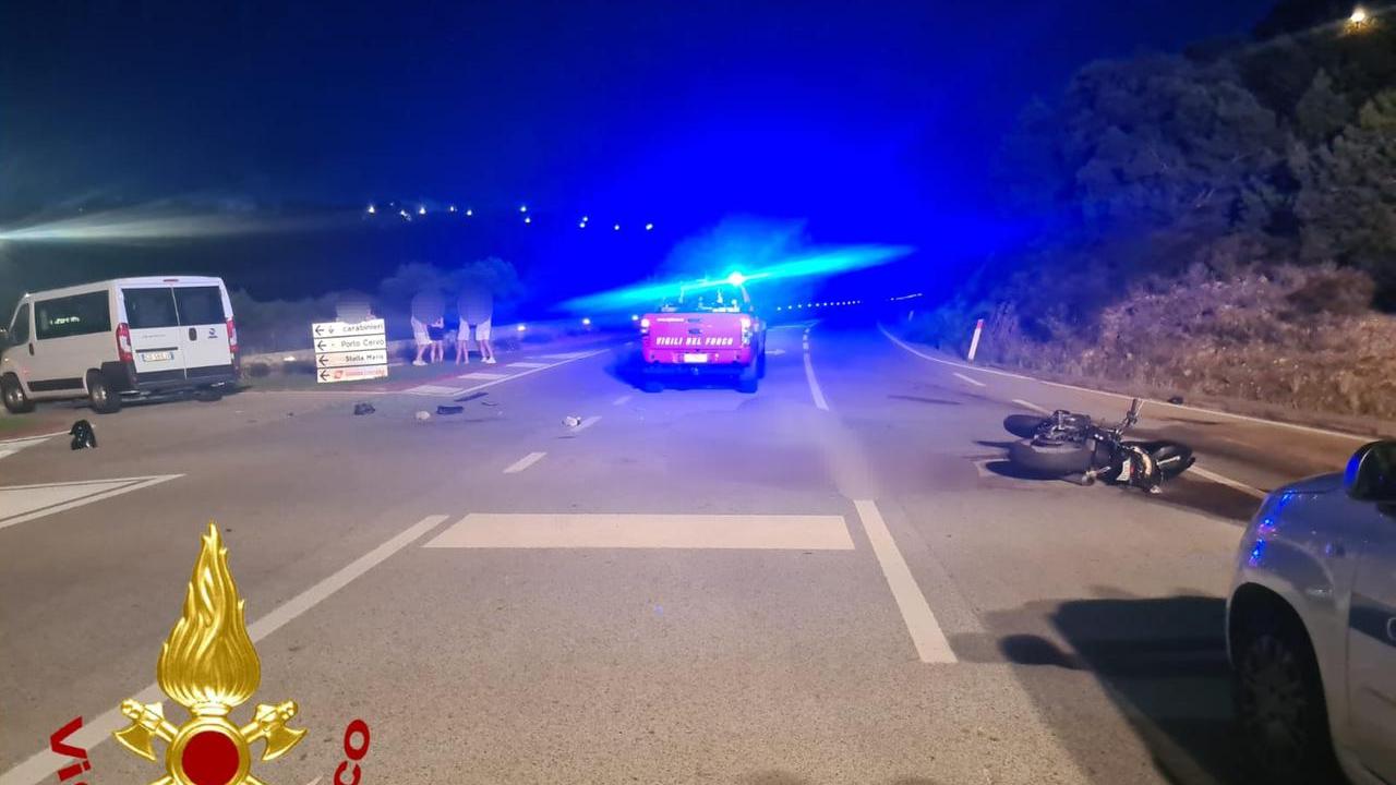 Scontro furgone-moto al bivio per Porto Cervo: grave un 27enne di Arzachena