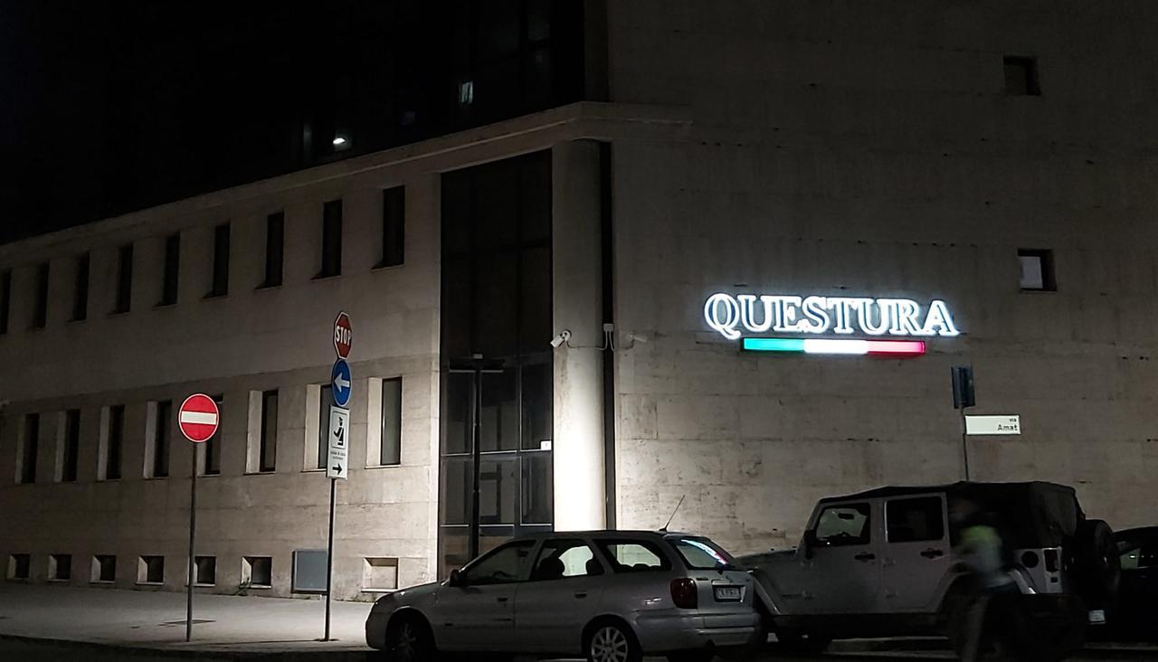 Litigio in famiglia finisce a colpi di machete: 17enne in carcere