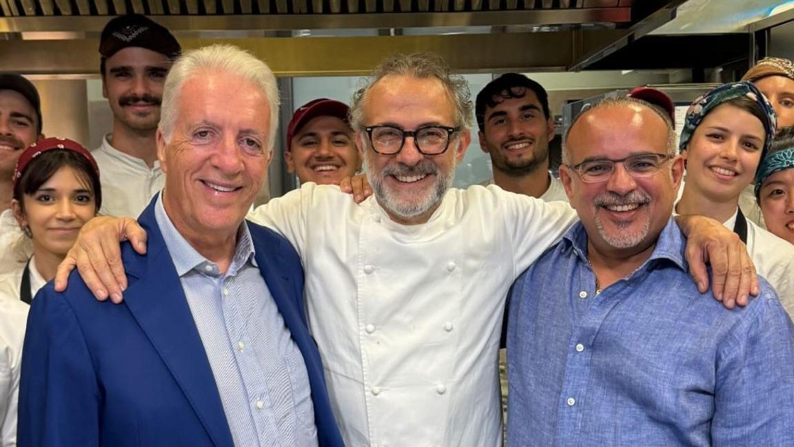 Ferrari e McLaren “alleate” da Bottura dopo la vittoria di Leclerc a Monza