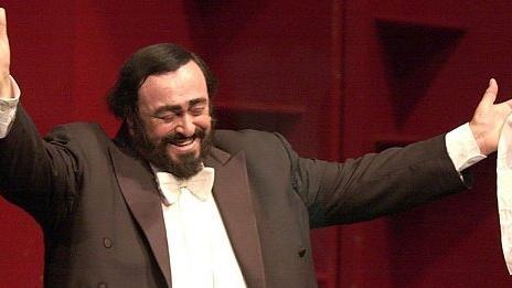 Pavarotti “archiviato” da Modena, il sindaco Mezzetti s’infuria: «Nicoletta Mantovani ha scelto Comacchio»
