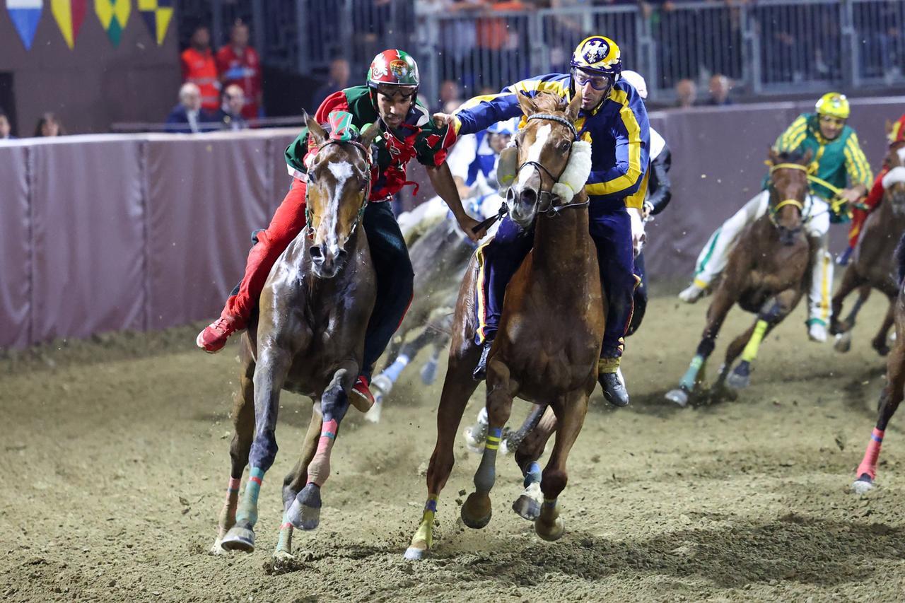 Ferrara, San Giacomo e San Luca sanzionate dai Savi