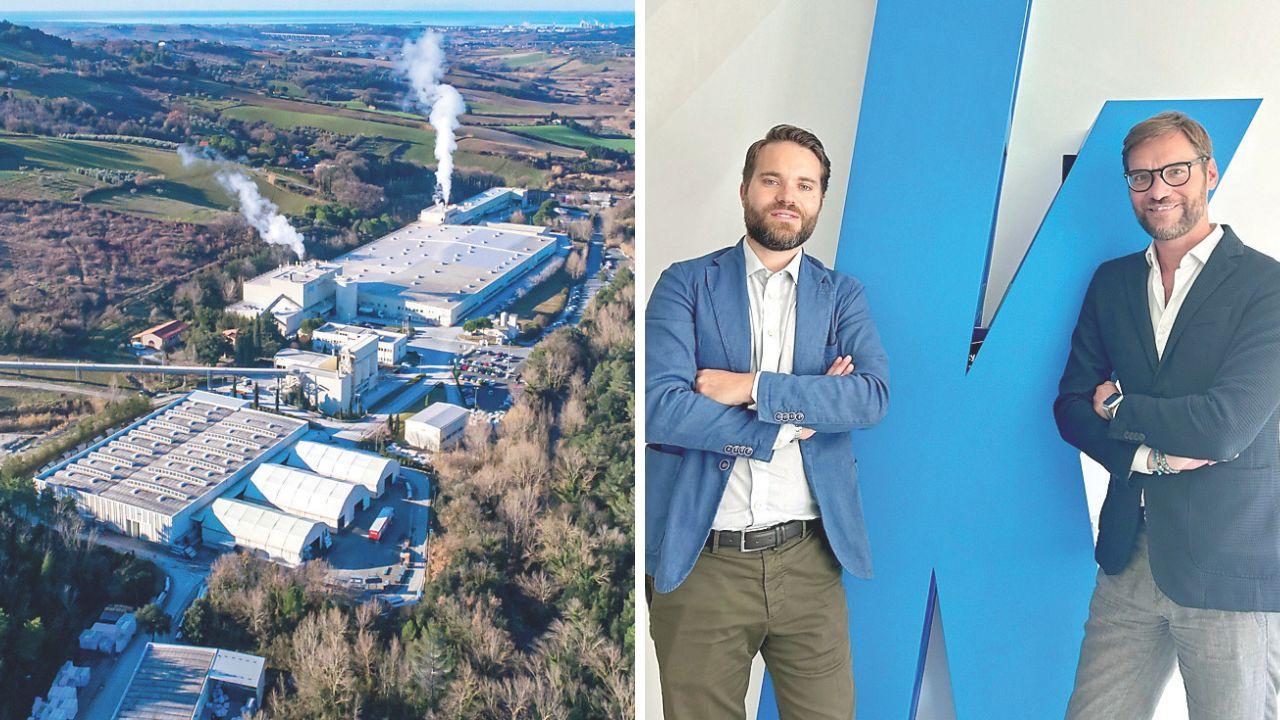 
	Lo stabilimento Knauf Italia di Castellina Marittima e, a destra, il general manager Roberto Clavenna e il people director Alessandro Bottari

