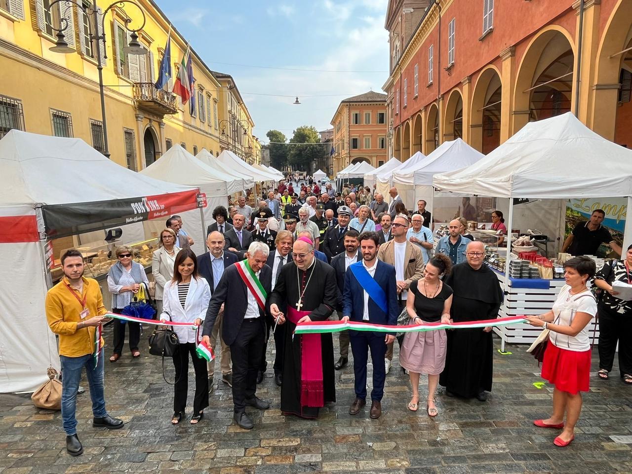 Via alla Giarèda: corsa all’oggetto più amato in fiera