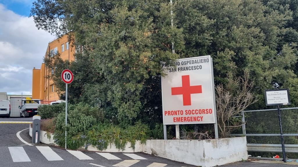 Nuoro, choc anafilattico a 17 anni: test allergico a fine 2025