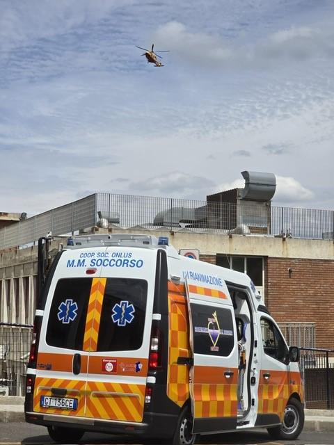 
	L'ambulanza M.M. Soccorso di Orosei all'arrivo in ospedale&nbsp;

