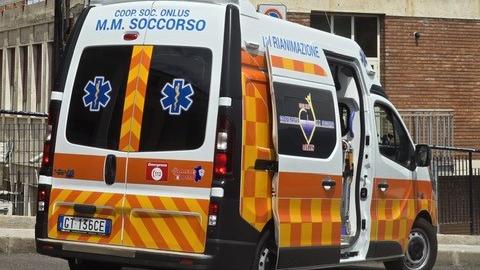 L'ambulanza M.M. Soccorso di Orosei all'arrivo in ospedale 